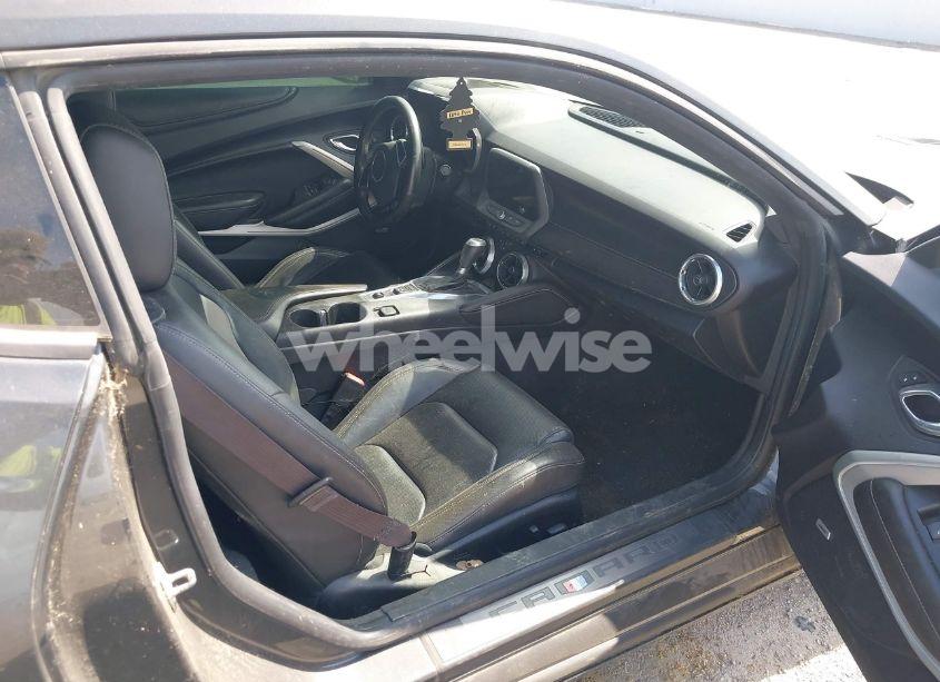 Photo 5 of 2016 Chevrolet Camaro 2SS (VIN 1G1FH1R74G0137759)