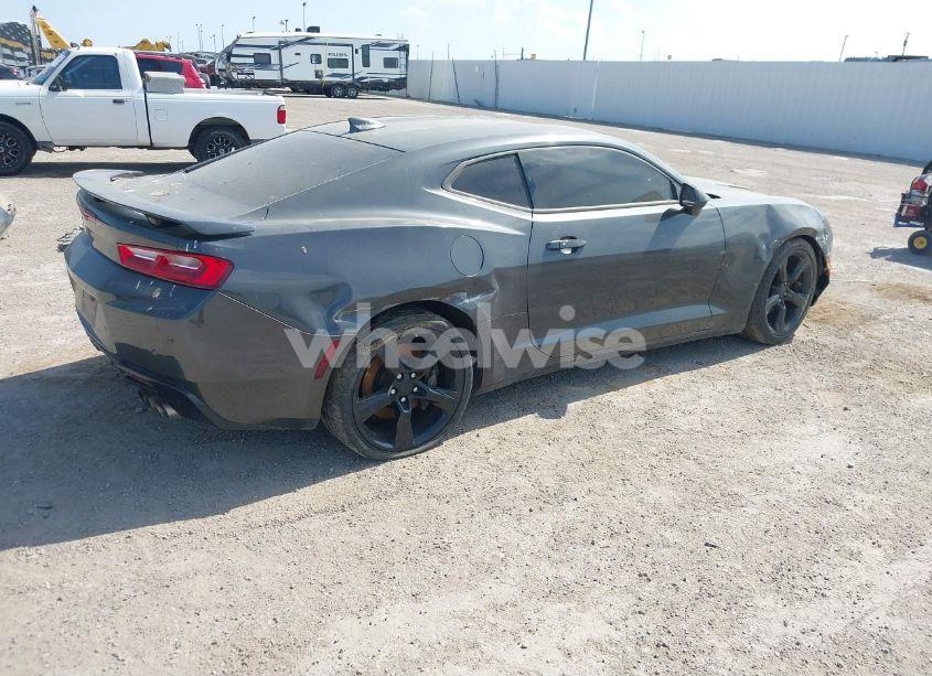 Photo 6 of 2016 Chevrolet Camaro 2SS (VIN 1G1FH1R74G0137759)