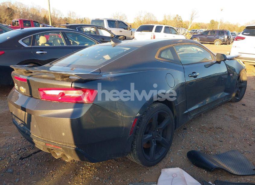 Photo 4 of 2018 Chevrolet Camaro 2SS (VIN 1G1FH1R74J0107345)