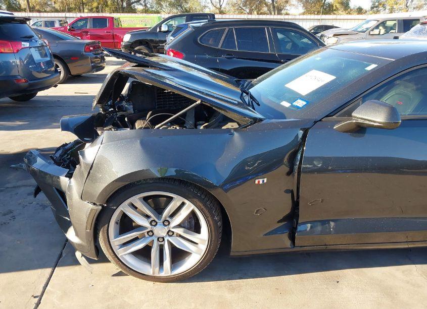 Photo 18 of 2018 Chevrolet Camaro 2SS (VIN 1G1FH1R74J0190047)