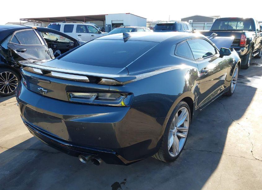 Photo 4 of 2018 Chevrolet Camaro 2SS (VIN 1G1FH1R74J0190047)