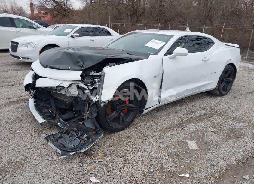 Photo 2 of 2020 Chevrolet Camaro RWD 2SS (VIN 1G1FH1R74L0120678)