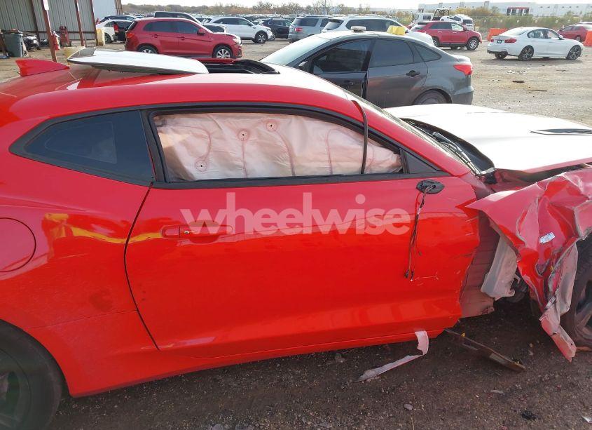 Photo 13 of 2016 Chevrolet Camaro 2SS (VIN 1G1FH1R75G0129797)