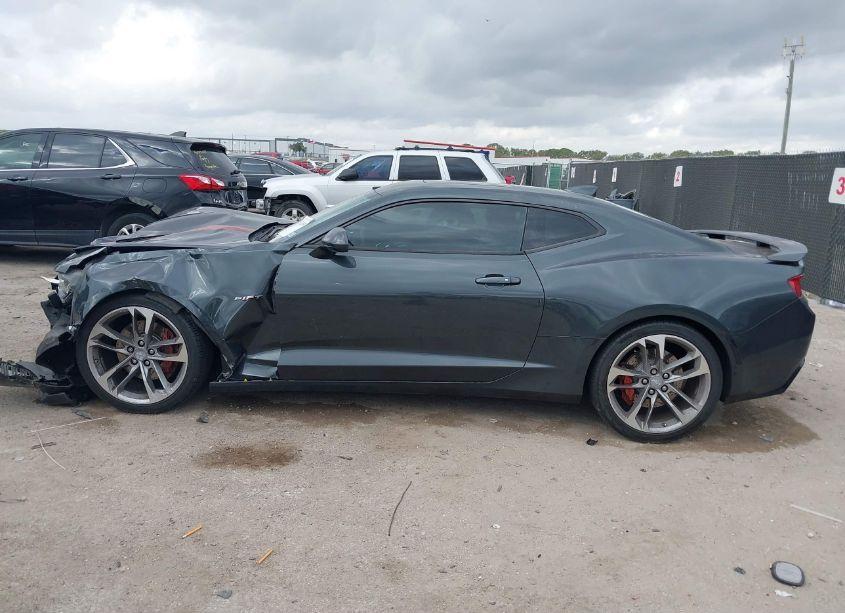 Photo 13 of 2017 Chevrolet Camaro 2SS (VIN 1G1FH1R75H0183439)