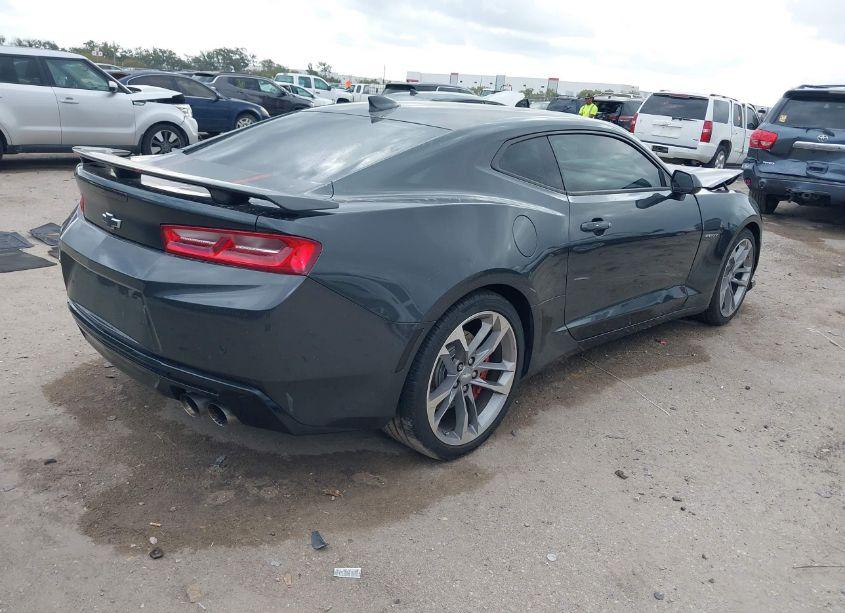 Photo 4 of 2017 Chevrolet Camaro 2SS (VIN 1G1FH1R75H0183439)