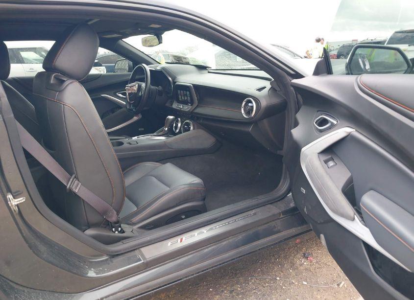 Photo 5 of 2017 Chevrolet Camaro 2SS (VIN 1G1FH1R75H0183439)