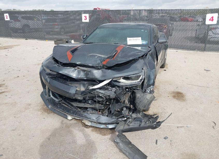 Photo 6 of 2017 Chevrolet Camaro 2SS (VIN 1G1FH1R75H0183439)