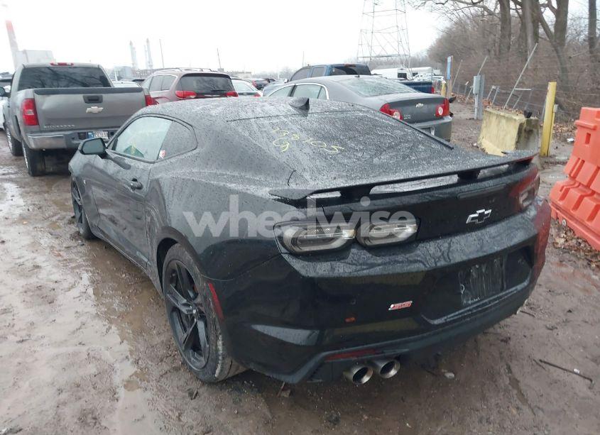 Photo 3 of 2019 Chevrolet Camaro 2SS (VIN 1G1FH1R75K0138105)