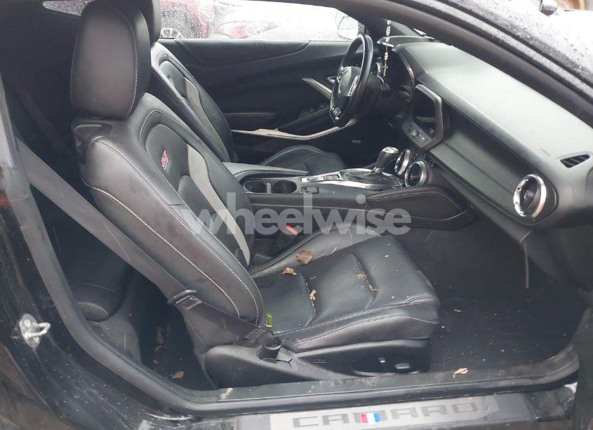 Photo 5 of 2019 Chevrolet Camaro 2SS (VIN 1G1FH1R75K0138105)