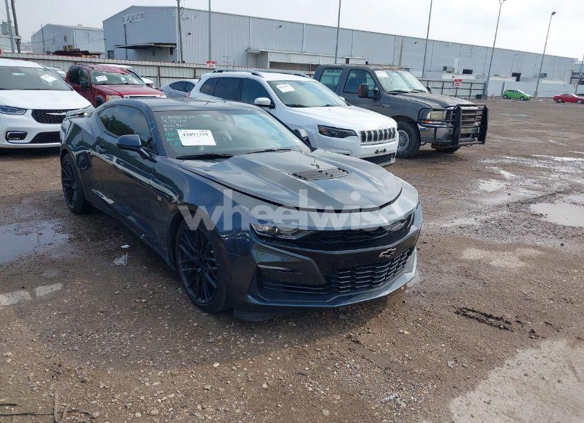 2019 Chevrolet Camaro 2SS (VIN 1G1FH1R76K0151851) main photo