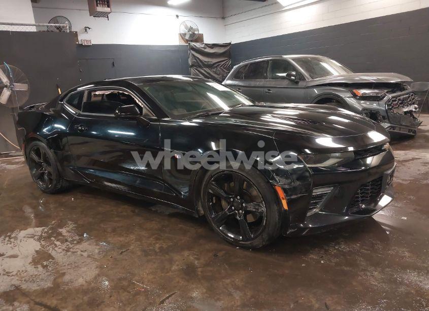 2016 Chevrolet Camaro 2SS (VIN 1G1FH1R77G0181142) main photo