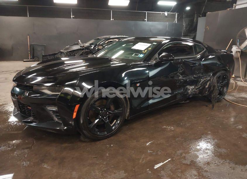 Photo 2 of 2016 Chevrolet Camaro 2SS (VIN 1G1FH1R77G0181142)