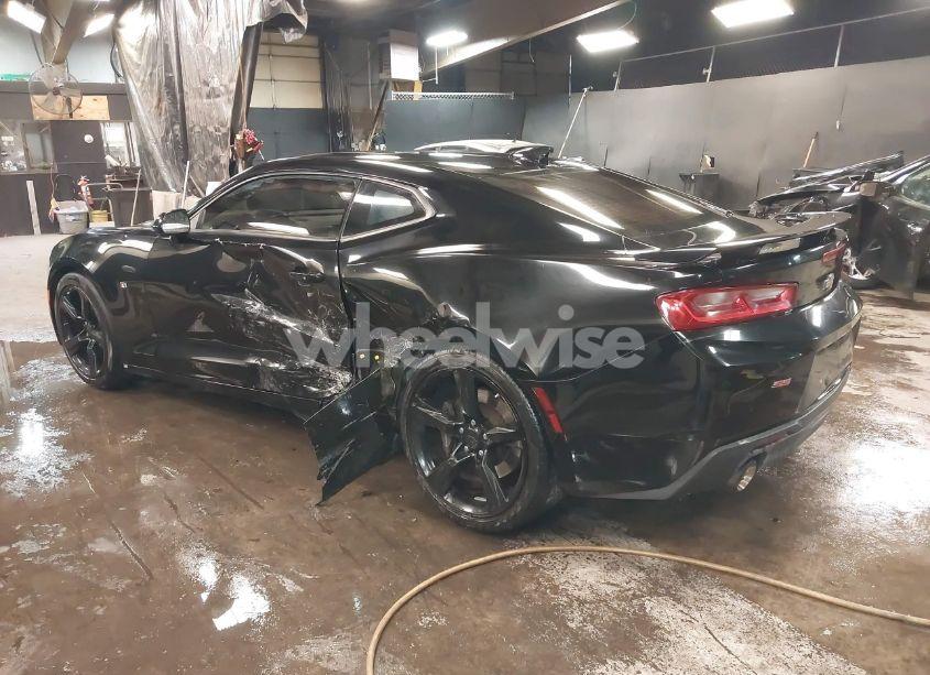 Photo 3 of 2016 Chevrolet Camaro 2SS (VIN 1G1FH1R77G0181142)