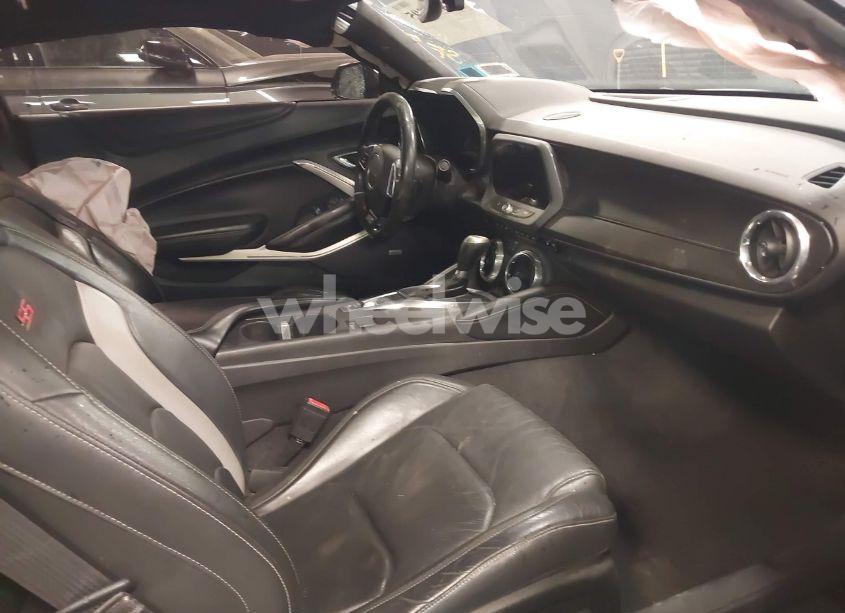 Photo 5 of 2016 Chevrolet Camaro 2SS (VIN 1G1FH1R77G0181142)