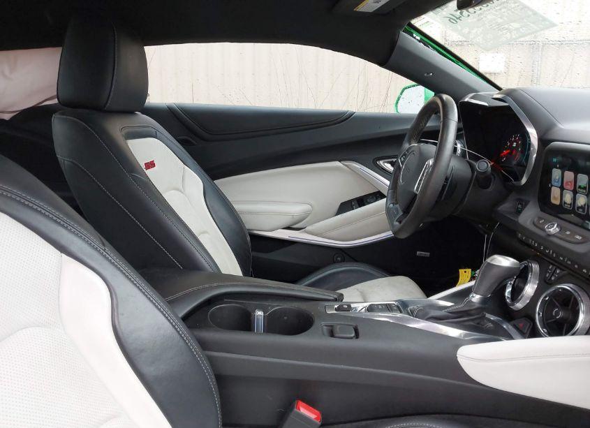 Photo 5 of 2017 Chevrolet Camaro 2SS (VIN 1G1FH1R77H0190229)