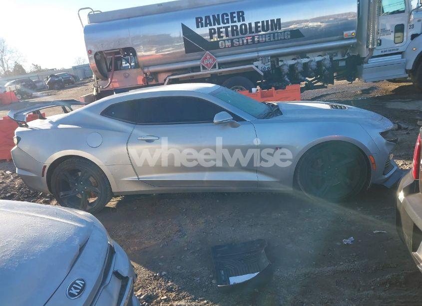 Photo 13 of 2019 Chevrolet Camaro 2SS (VIN 1G1FH1R77K0103551)