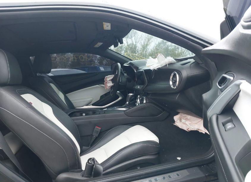Photo 5 of 2018 Chevrolet Camaro 2SS (VIN 1G1FH1R78J0164485)