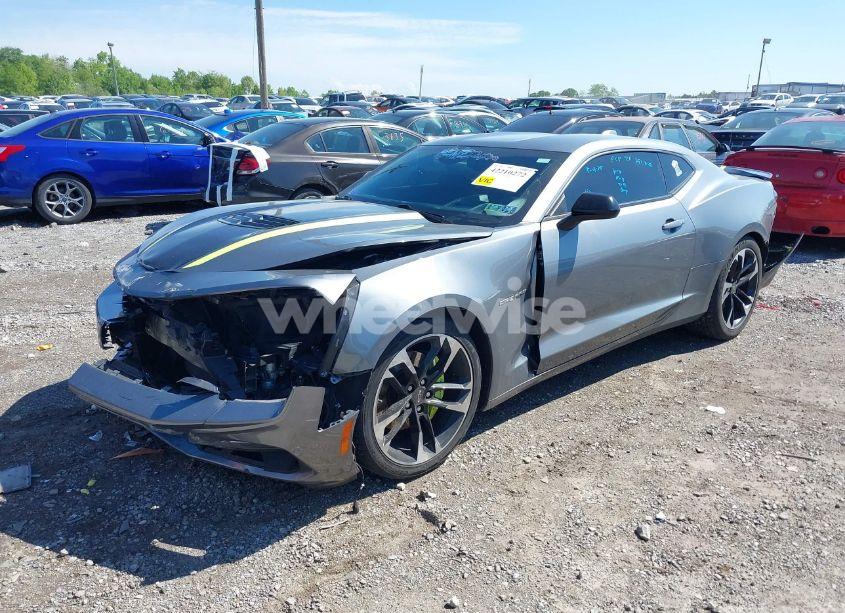 Photo 2 of 2020 Chevrolet Camaro RWD 2SS (VIN 1G1FH1R78L0140576)