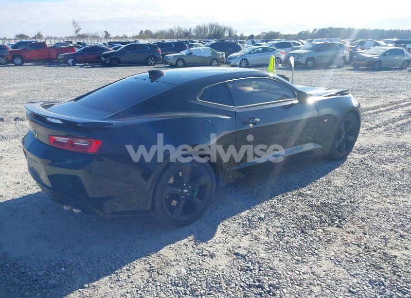 Photo 4 of 2017 Chevrolet Camaro 2SS (VIN 1G1FH1R79H0183945)