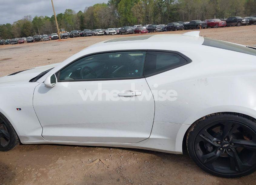 Photo 14 of 2019 Chevrolet Camaro 2SS (VIN 1G1FH1R79K0138141)