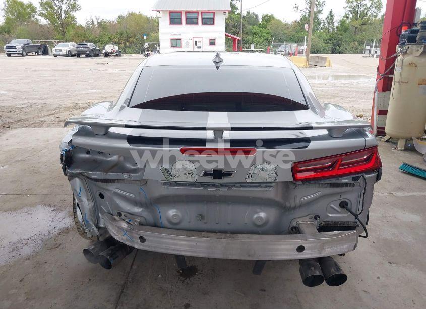 Photo 6 of 2017 Chevrolet Camaro 2SS (VIN 1G1FH1R7XH0119901)