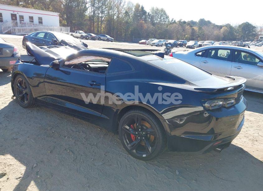 Photo 3 of 2019 Chevrolet Camaro 2SS (VIN 1G1FH1R7XK0141324)