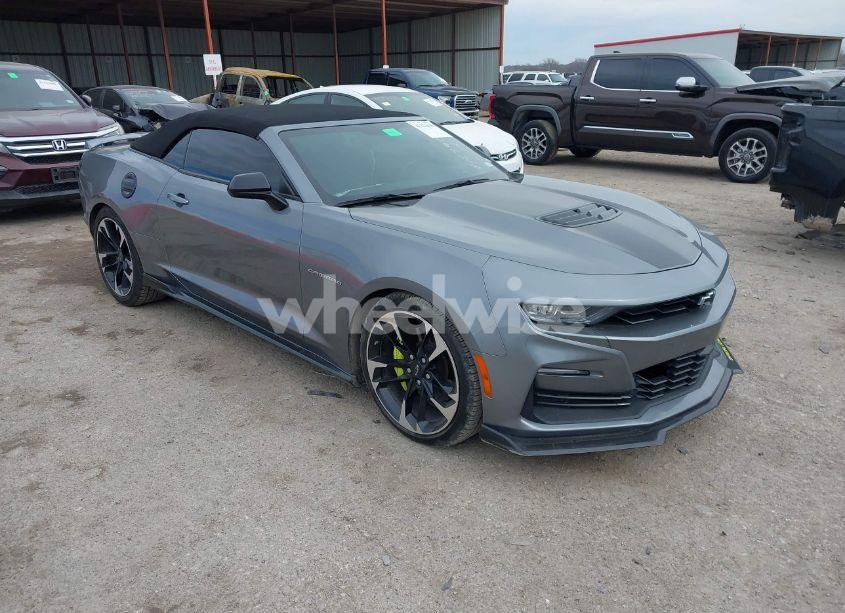 2021 Chevrolet Camaro RWD 2SS (VIN 1G1FH3D70M0128832) main photo