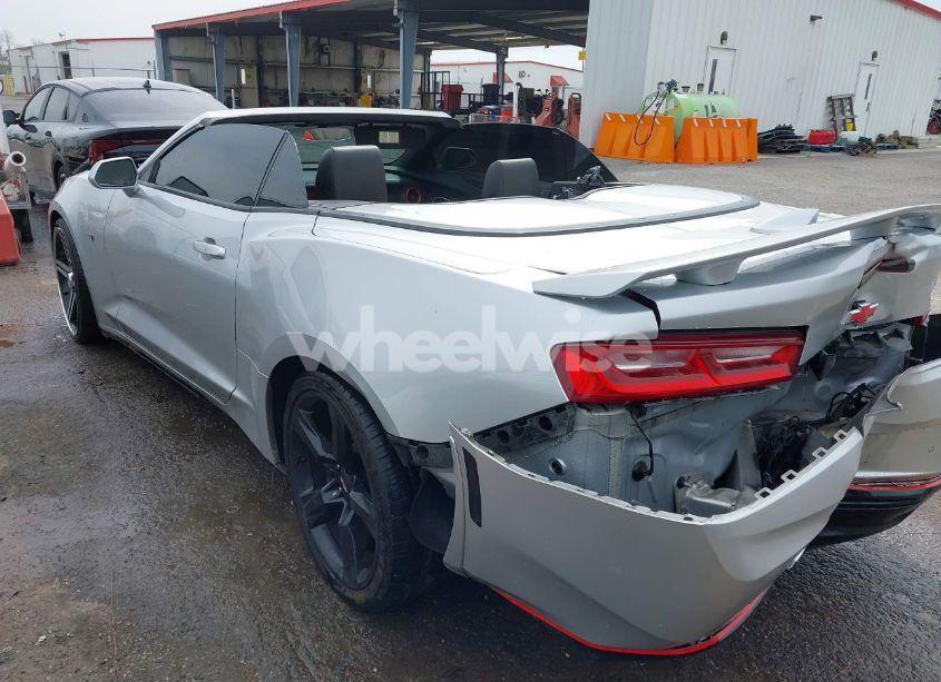 Photo 3 of 2016 Chevrolet Camaro 2SS (VIN 1G1FH3D72G0158192)