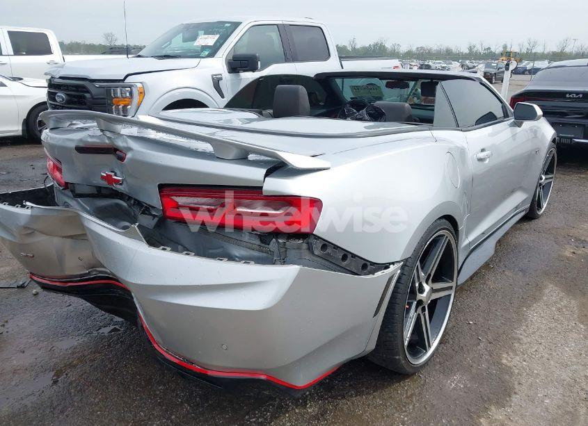 Photo 4 of 2016 Chevrolet Camaro 2SS (VIN 1G1FH3D72G0158192)