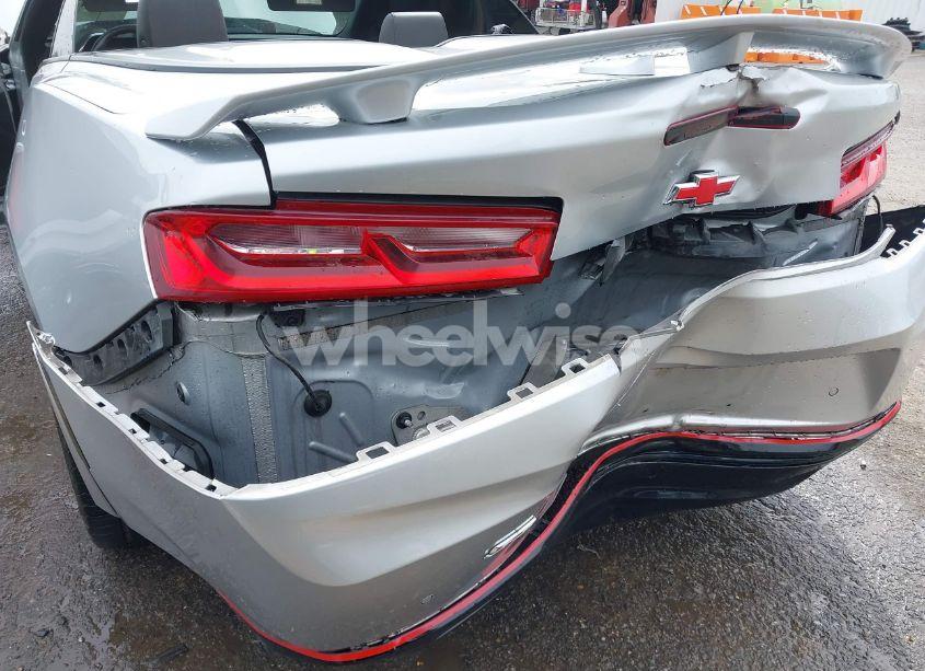 Photo 6 of 2016 Chevrolet Camaro 2SS (VIN 1G1FH3D72G0158192)