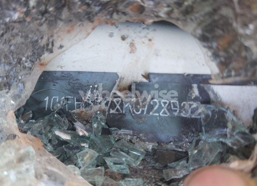 Photo 9 of 2019 Chevrolet Camaro 2SS (VIN 1G1FH3D78K0128932)