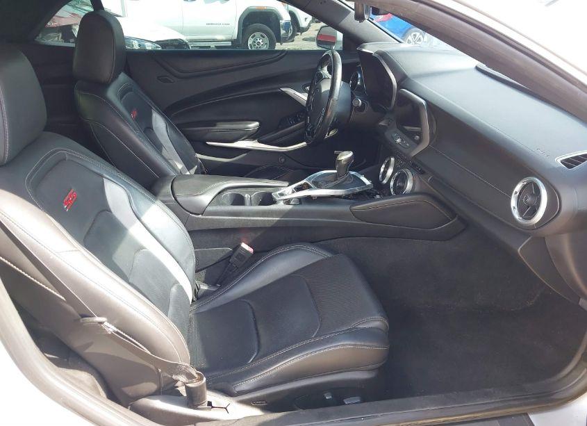 Photo 5 of 2019 Chevrolet Camaro 2SS (VIN 1G1FH3D7XK0122887)