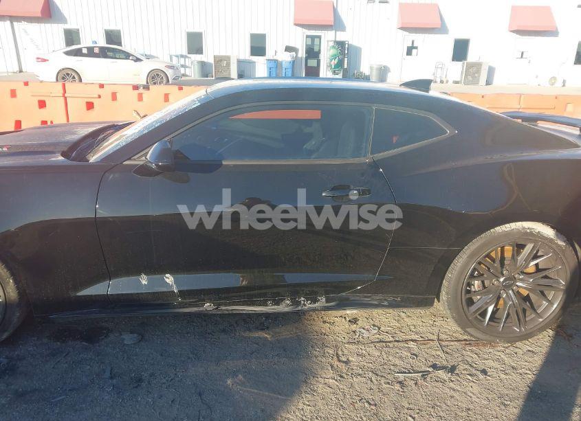 Photo 14 of 2017 Chevrolet Camaro ZL1 (VIN 1G1FJ1R68H0158918)