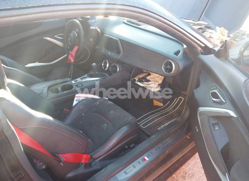 Photo 5 of 2017 Chevrolet Camaro ZL1 (VIN 1G1FJ1R68H0158918)