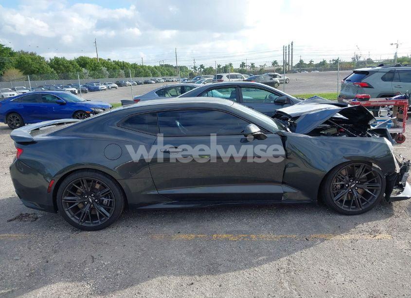 Photo 13 of 2018 Chevrolet Camaro ZL1 (VIN 1G1FK1R63J0156724)