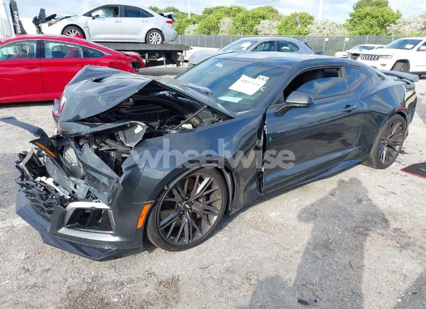 Photo 2 of 2018 Chevrolet Camaro ZL1 (VIN 1G1FK1R63J0156724)