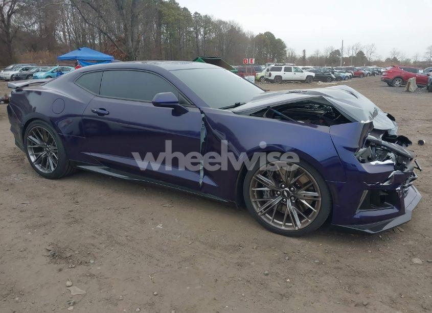 2019 Chevrolet Camaro ZL1 (VIN 1G1FK1R68K0144103) main photo