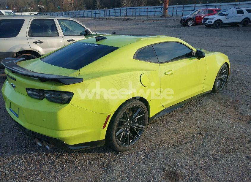 Photo 4 of 2019 Chevrolet Camaro ZL1 (VIN 1G1FK1R6XK0145771)