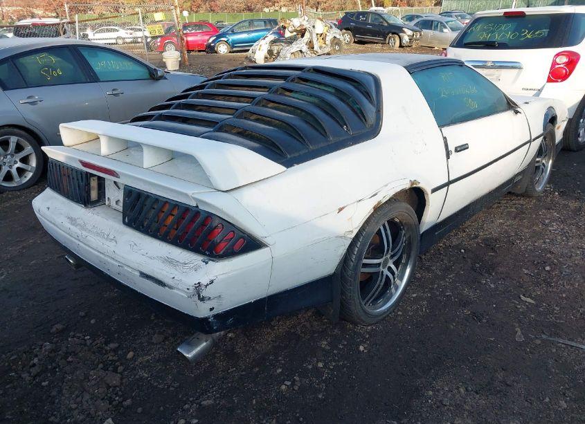 Photo 4 of 1987 Chevrolet Camaro (VIN 1G1FP21F0HN112342)