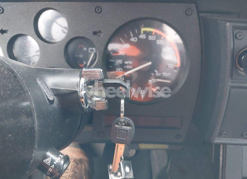 Photo 11 of 1989 Chevrolet Camaro (VIN 1G1FP31E8KL181862)