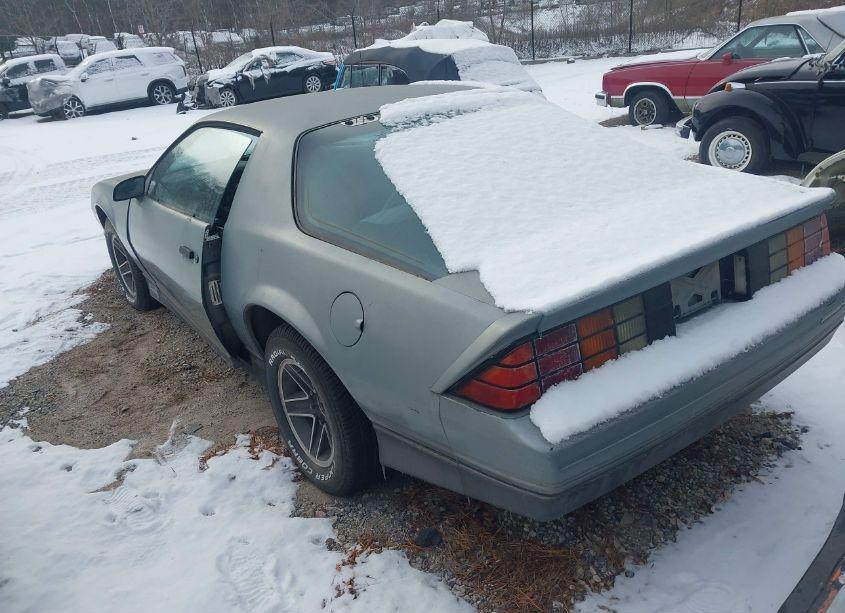 Photo 3 of 1985 Chevrolet Camaro (VIN 1G1FP87HXFL442512)