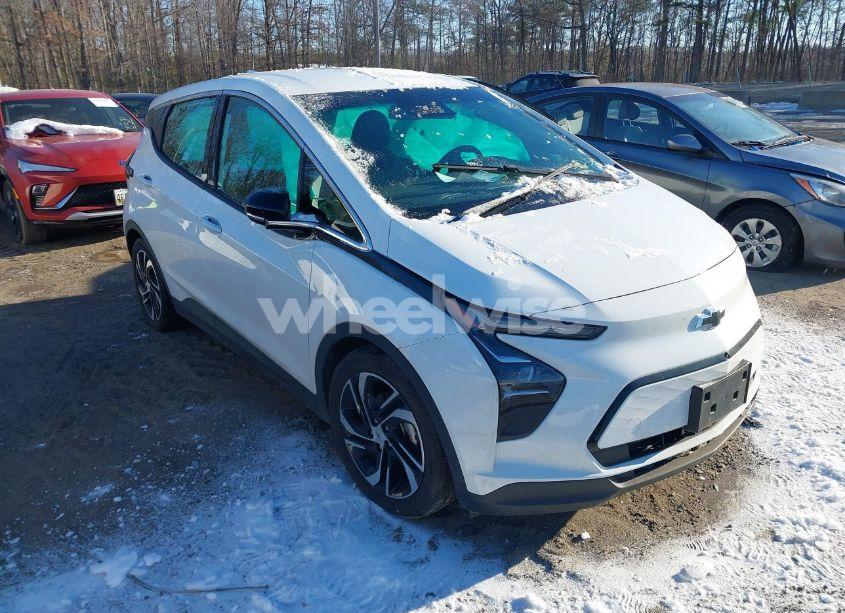 2022 Chevrolet Bolt EV FWD 2LT (VIN 1G1FX6S01N4100400) main photo