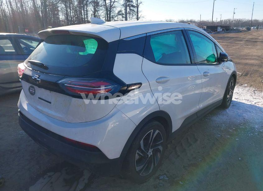 Photo 4 of 2022 Chevrolet Bolt EV FWD 2LT (VIN 1G1FX6S01N4100400)