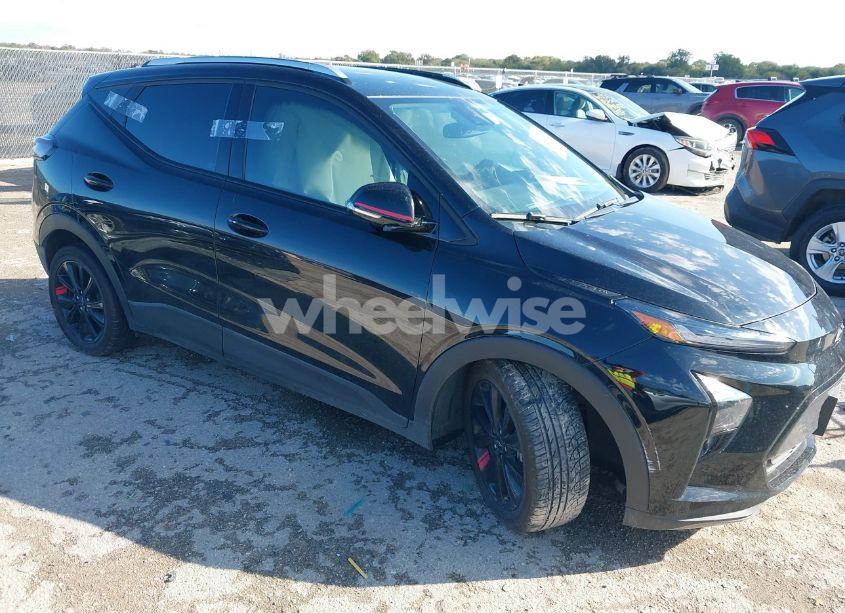 2023 Chevrolet Bolt EUV FWD LT (VIN 1G1FY6S00P4130875) main photo