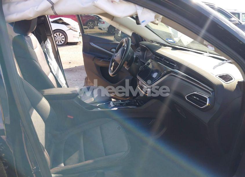 Photo 5 of 2023 Chevrolet Bolt EUV FWD LT (VIN 1G1FY6S00P4130875)