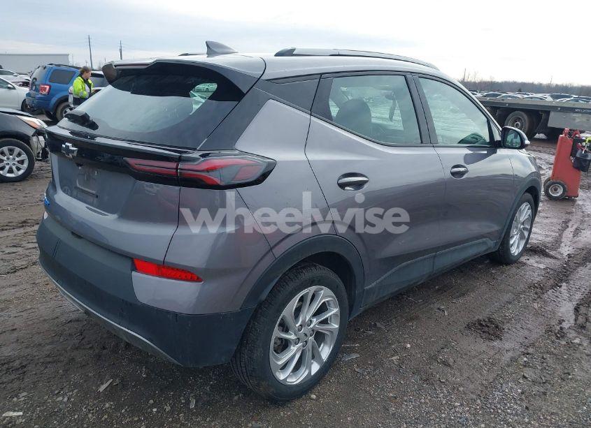Photo 4 of 2023 Chevrolet Bolt EUV FWD LT (VIN 1G1FY6S01P4181169)