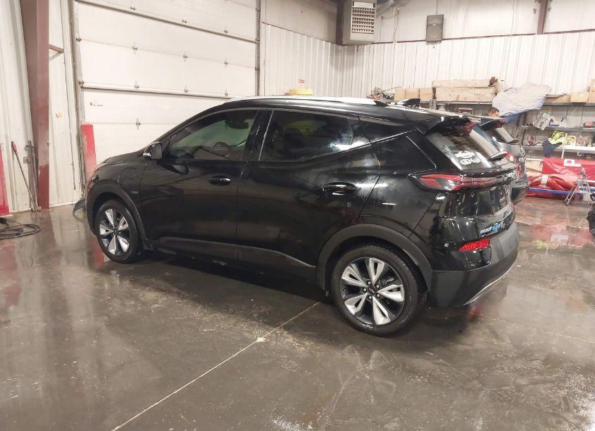 Photo 3 of 2022 Chevrolet Bolt EUV FWD LT (VIN 1G1FY6S05N4108688)