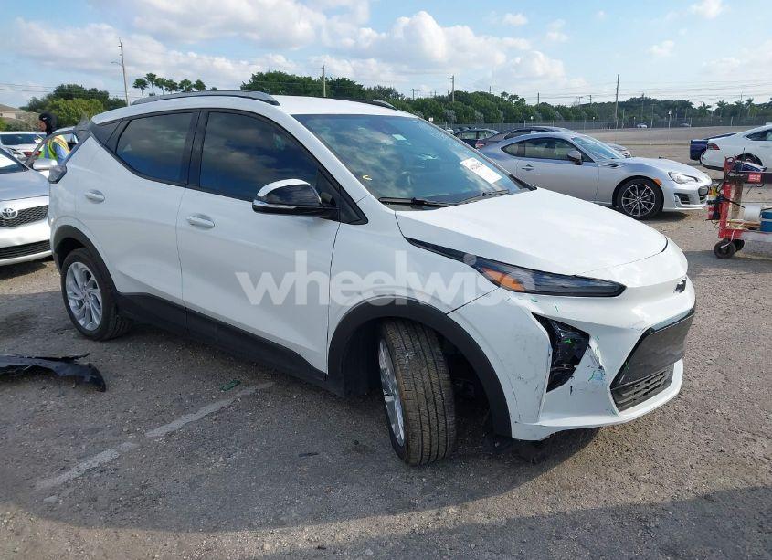 2022 Chevrolet Bolt EUV FWD LT (VIN 1G1FY6S07N4133561) main photo