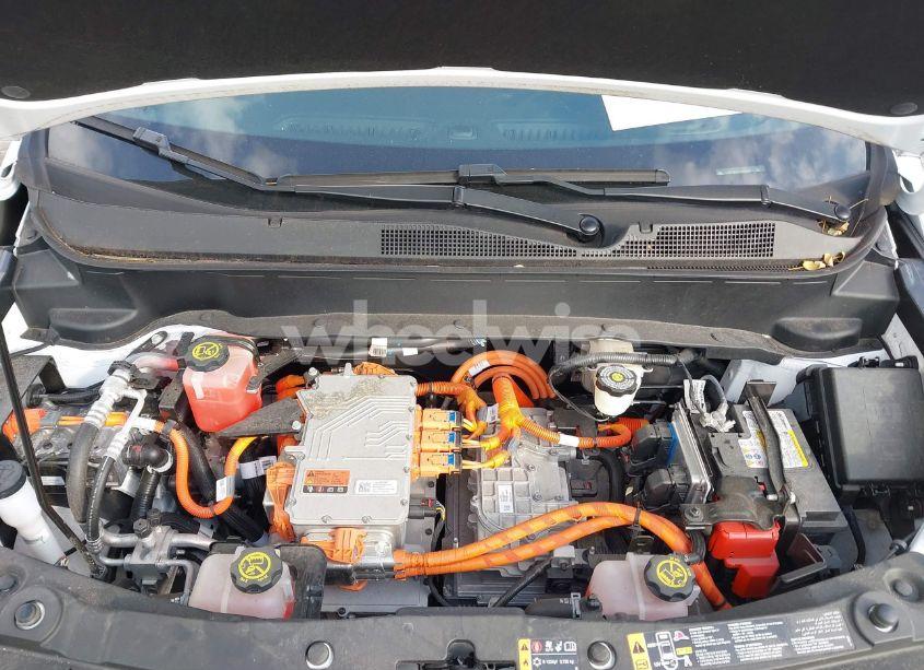 Photo 10 of 2022 Chevrolet Bolt EUV FWD LT (VIN 1G1FY6S07N4133561)