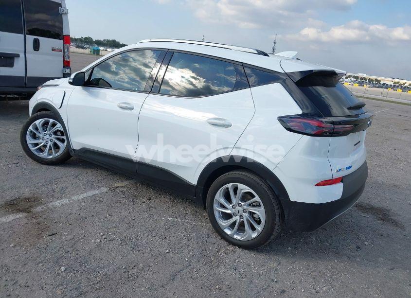 Photo 3 of 2022 Chevrolet Bolt EUV FWD LT (VIN 1G1FY6S07N4133561)